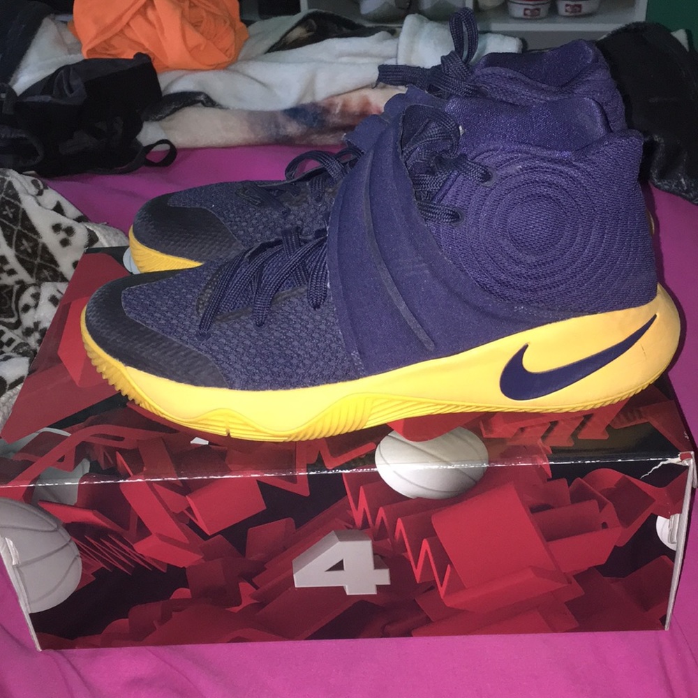 Kyrie basketball shoes used
